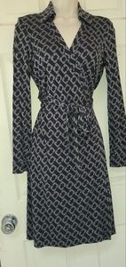 DFV Julian Two Silk Jersey Wrap Dress in Chain Link size 6 gray and black